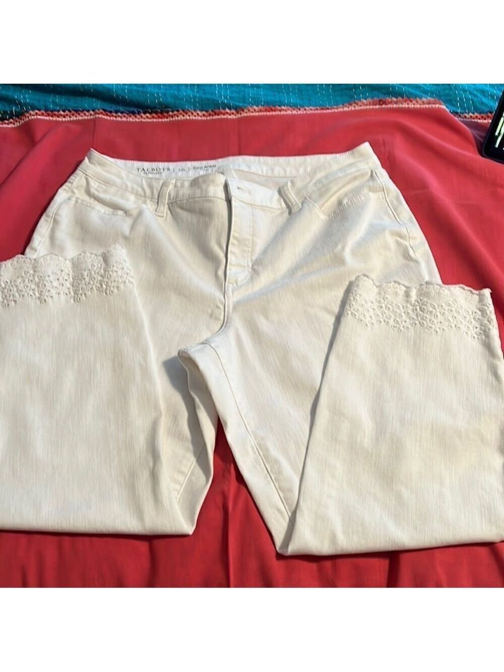 TALBOTS flawless Slim Ankle Curvy. Size 16. White. EUC. Eyelet detail